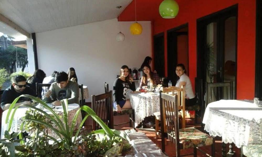 Costanera Hostel Асунсьон Экстерьер фото