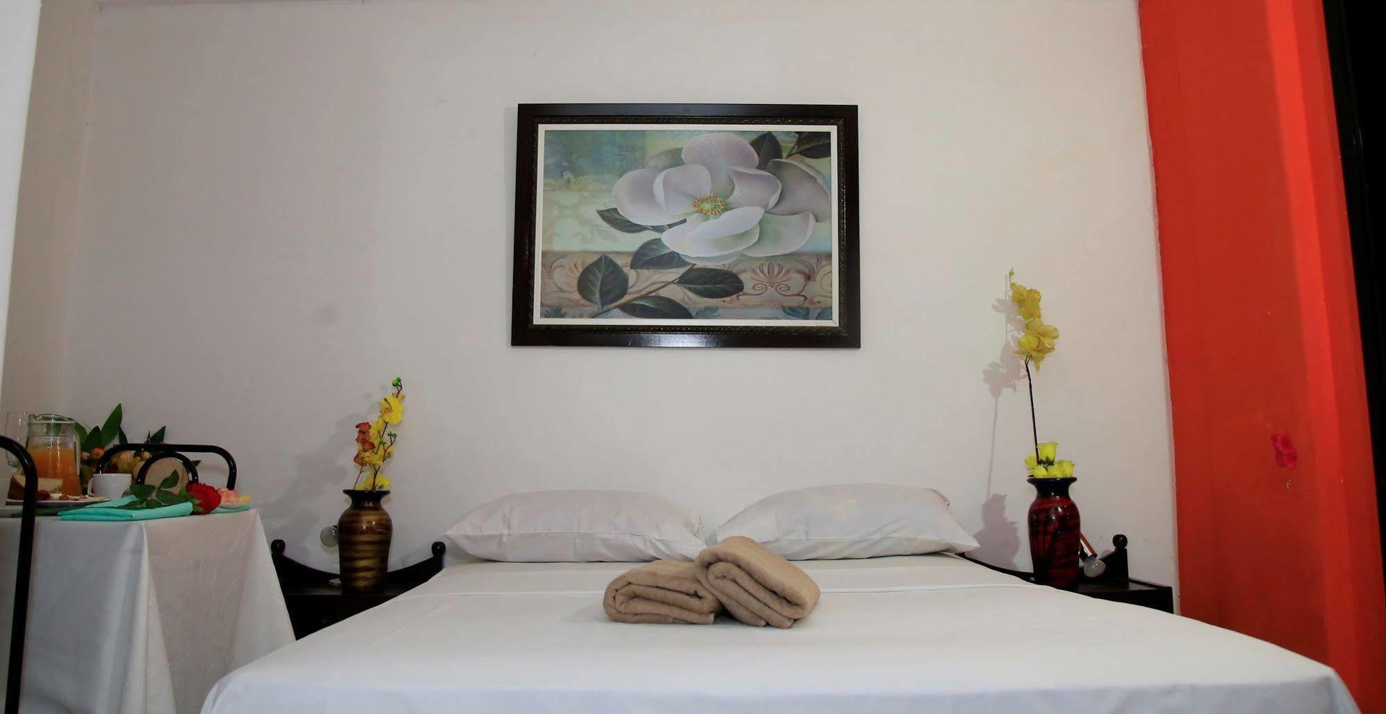 Costanera Hostel Асунсьон Экстерьер фото