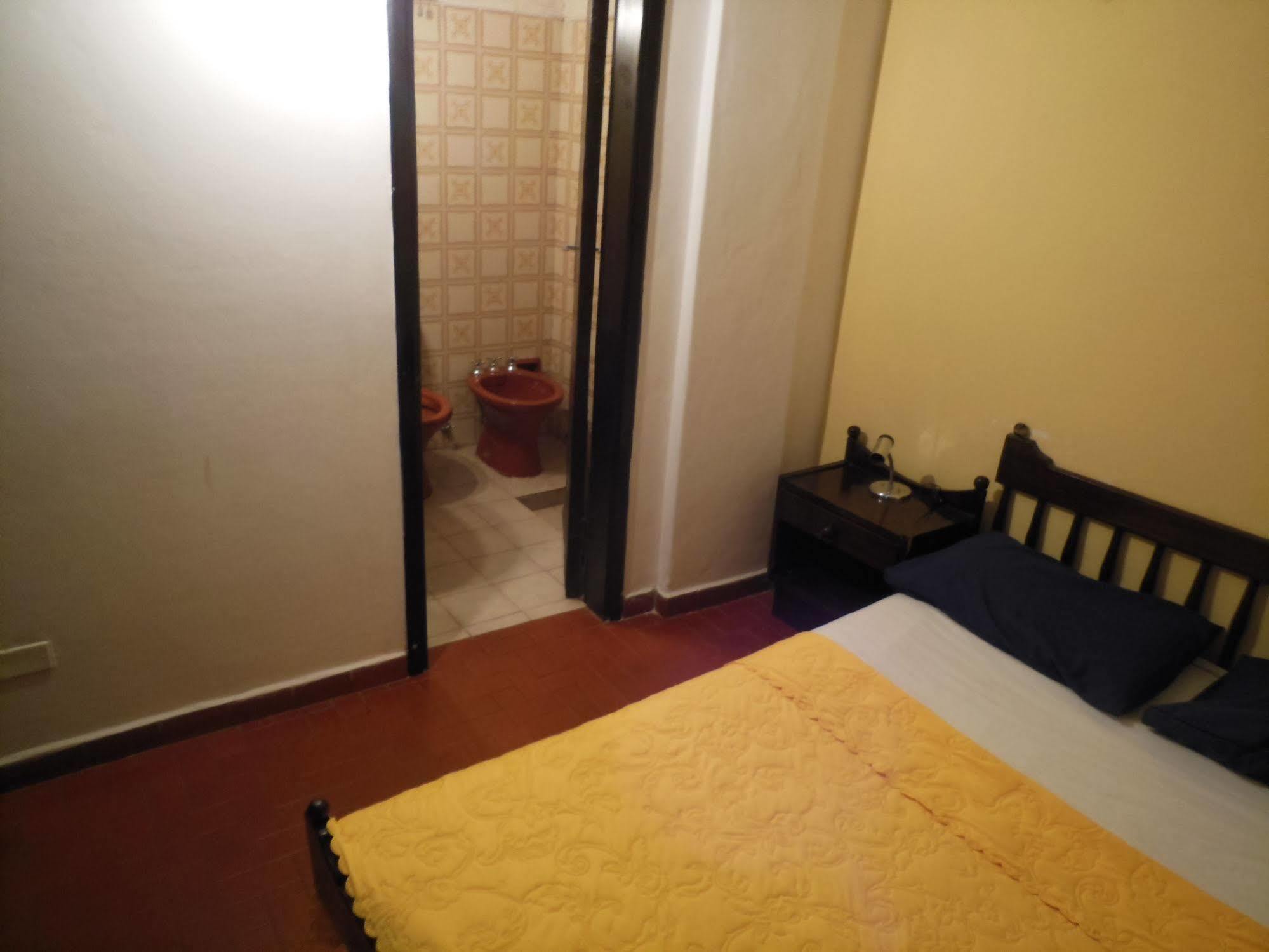 Costanera Hostel Асунсьон Экстерьер фото