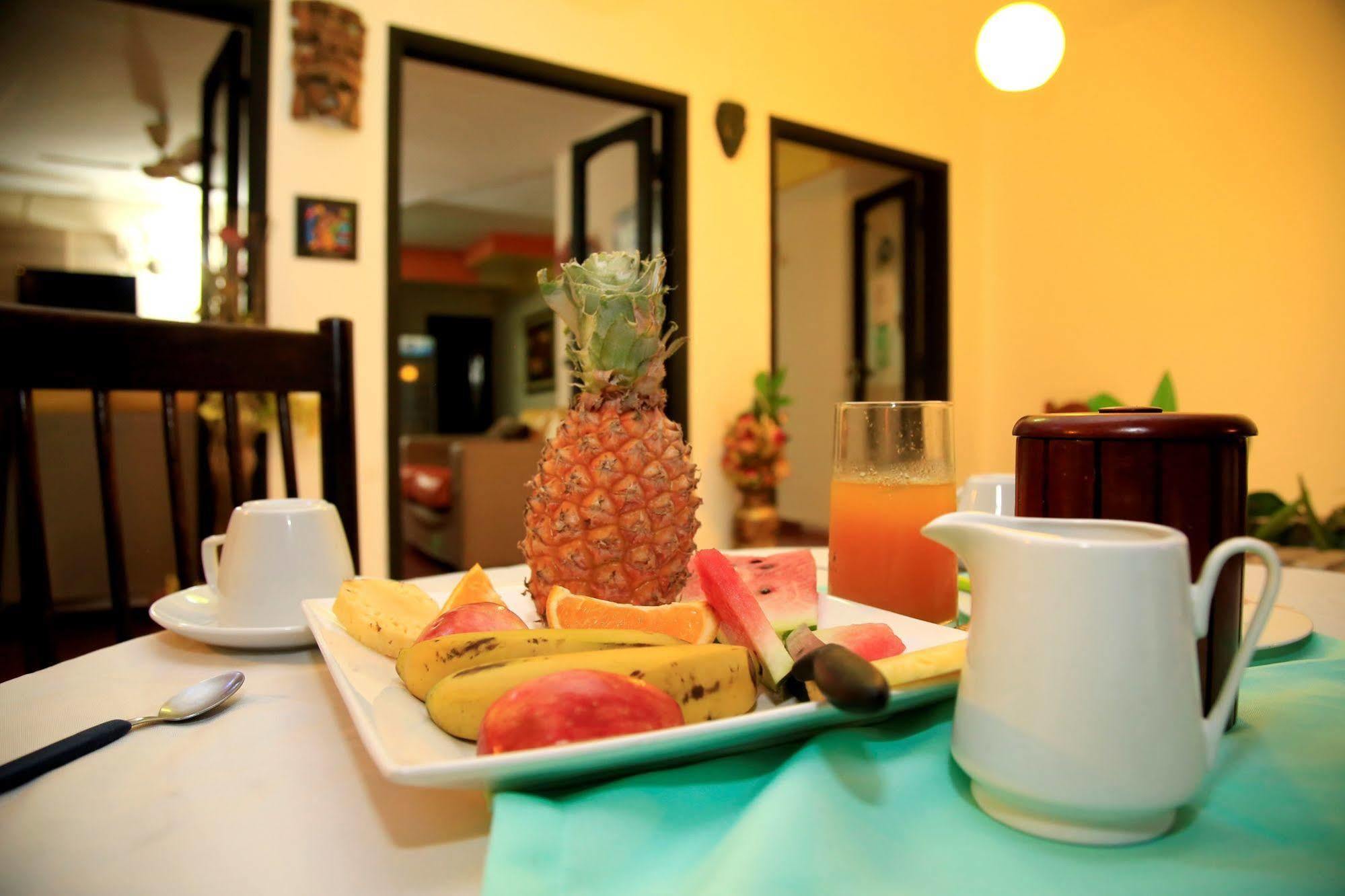 Costanera Hostel Асунсьон Экстерьер фото