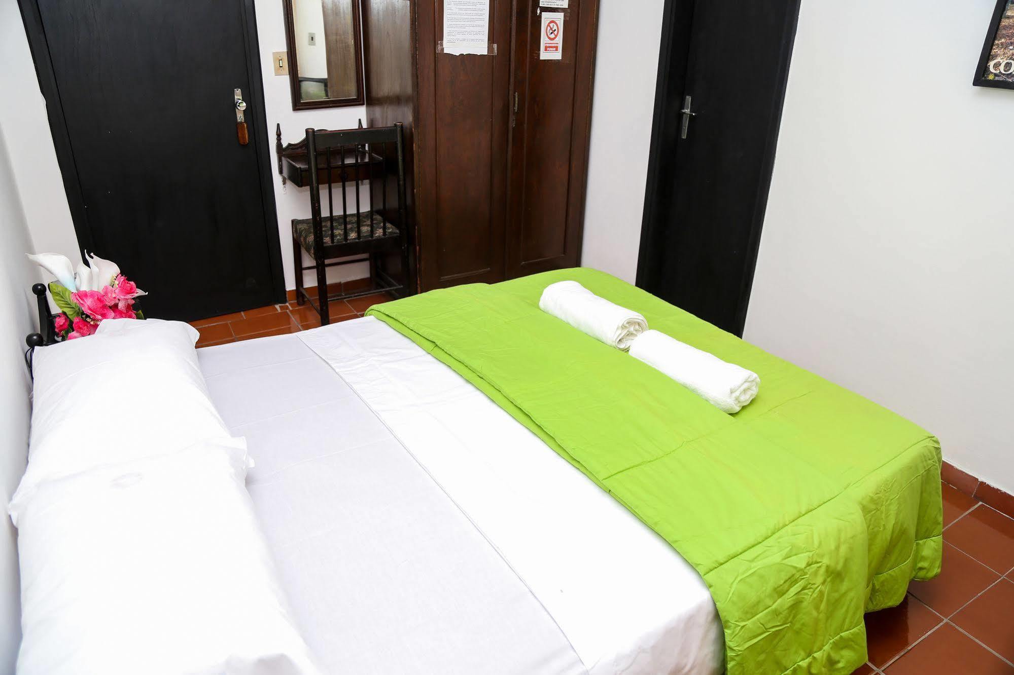Costanera Hostel Асунсьон Экстерьер фото