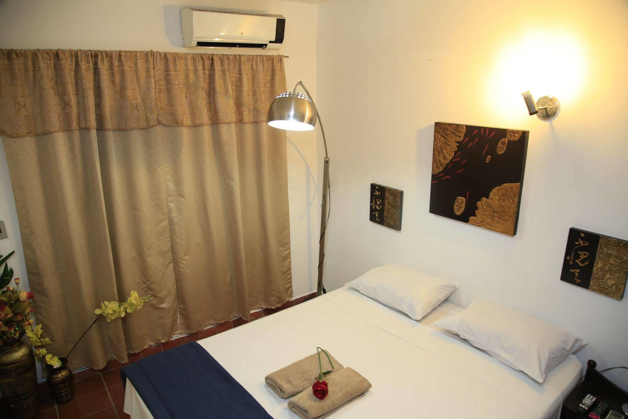 Costanera Hostel Асунсьон Экстерьер фото